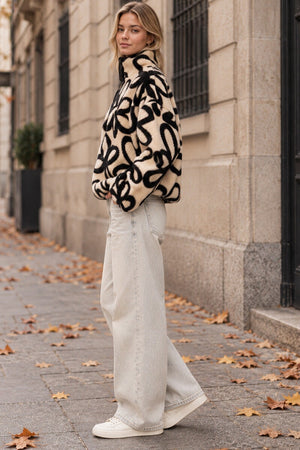 CREAM AND BLACK PATTERN PRINT 1/4 STUD TEDDY SWEATSHIRT