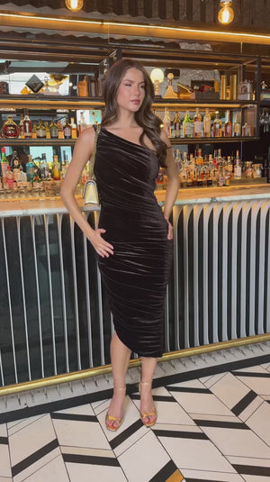 AX PARIS CHOCOLATE VELVET ONE SHOULDER RUCHED MIDI DRESS