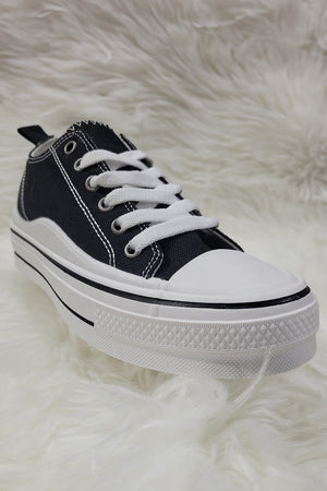 BLACK LOW TOP LACE UP TRAINER