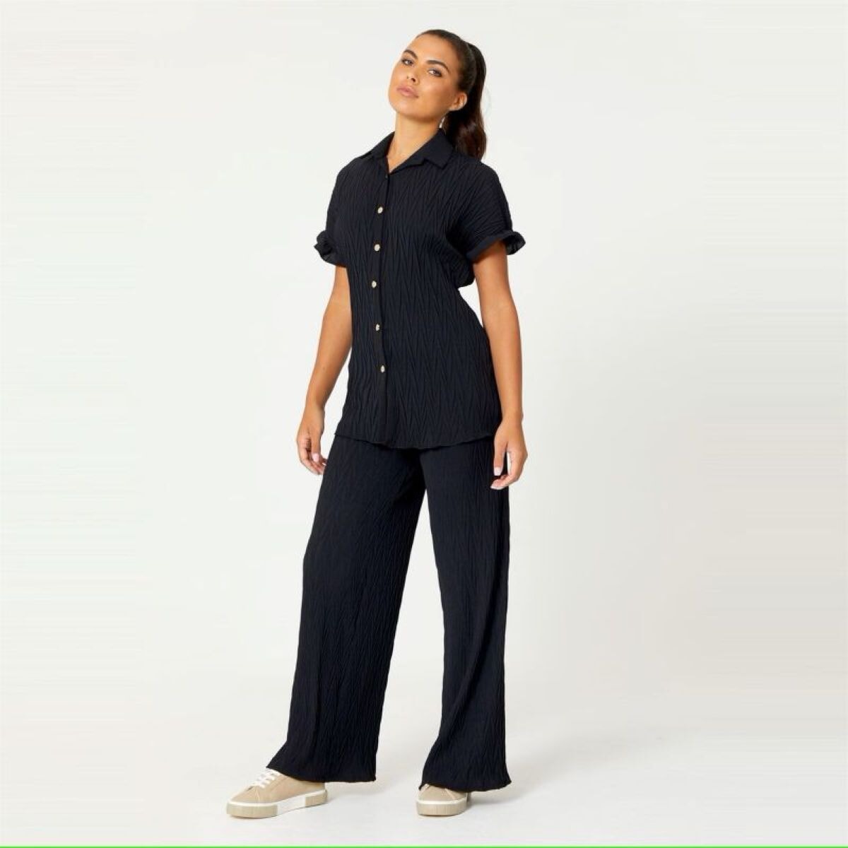 BLACK SHORT FRILL SLEEVE PLISSE CO-ORD SET