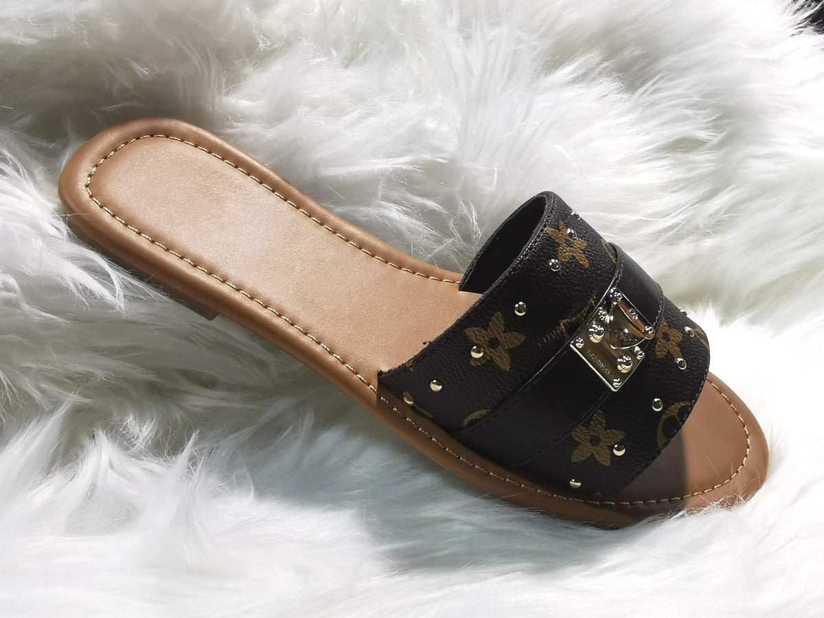 BROWN GOLD STUD FAUX LEATHER SLIDER