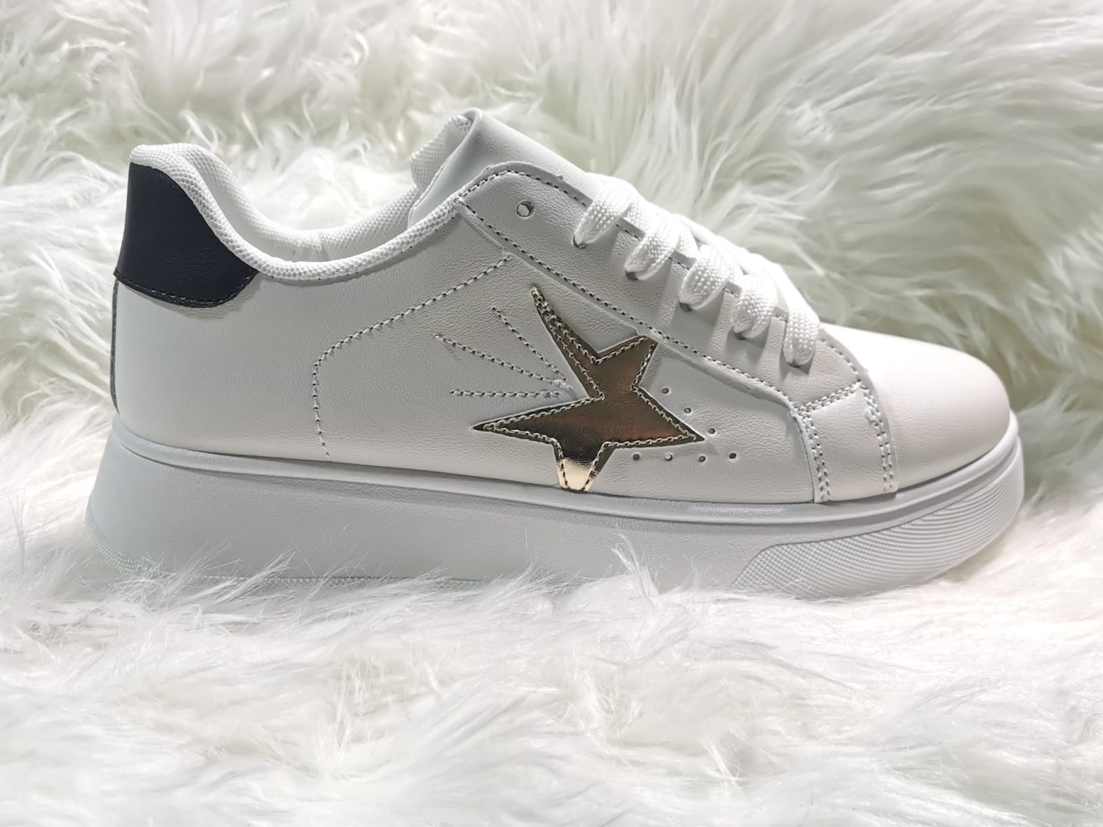 WHITE BLACK AND GOLD STAR TRIM FAUX LEATHER FLATFORM TRAINER