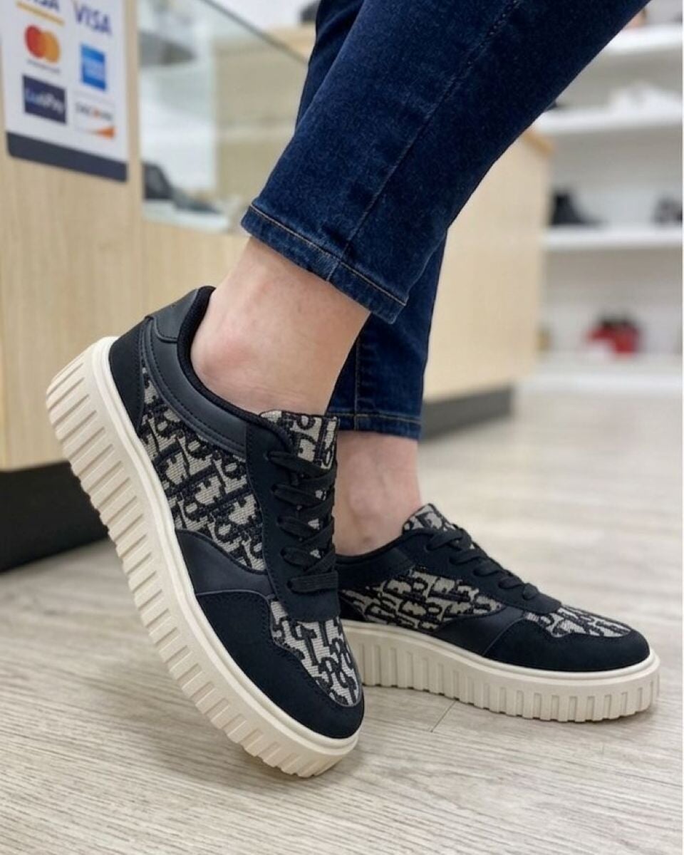 BLACK LOGO LACE UP CHUNKY PLATFORM TRAINER