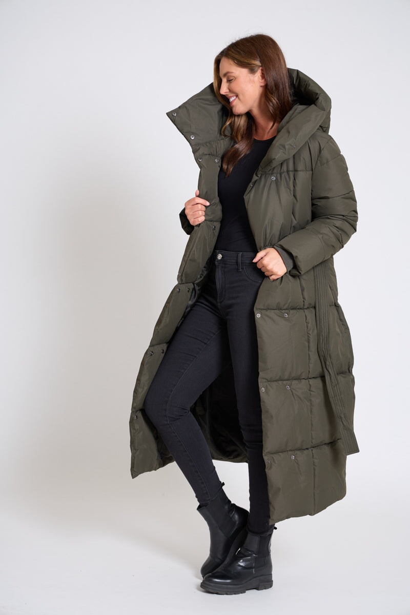 KHAKI QUILTED LONGLINE BELTED HOODED COAT