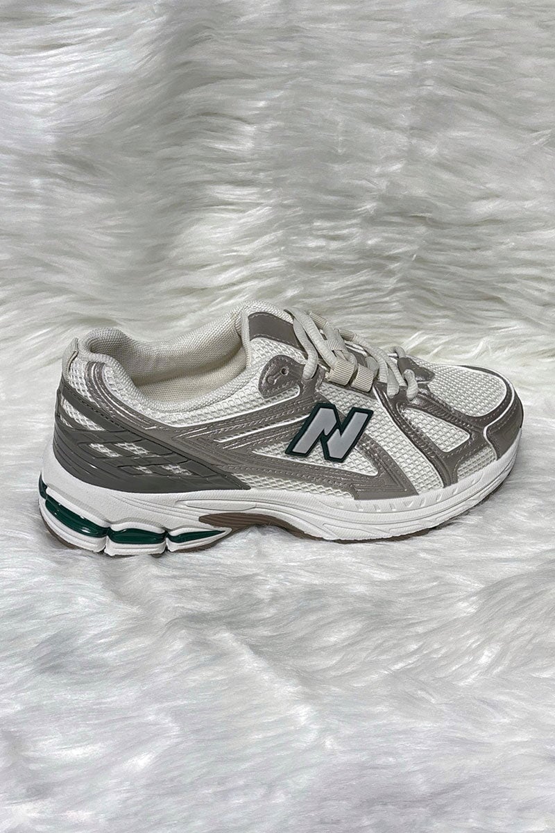 WHITE LOGO LACE UP CHUNKY RUNNER STYLE TRAINER