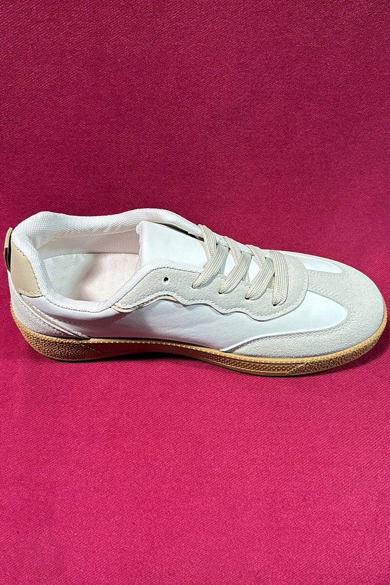 NUDE AND BEIGE CONTRAST RUNNING STYLE TRAINER