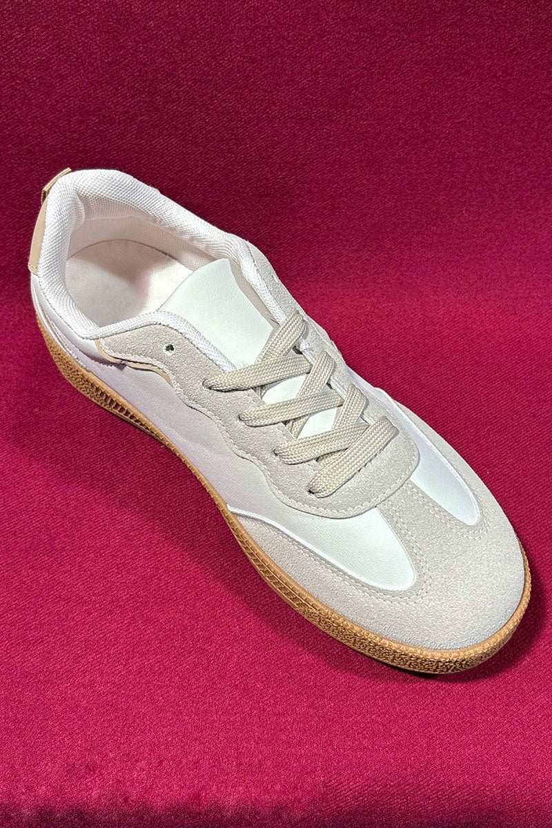 NUDE AND BEIGE CONTRAST RUNNING STYLE TRAINER