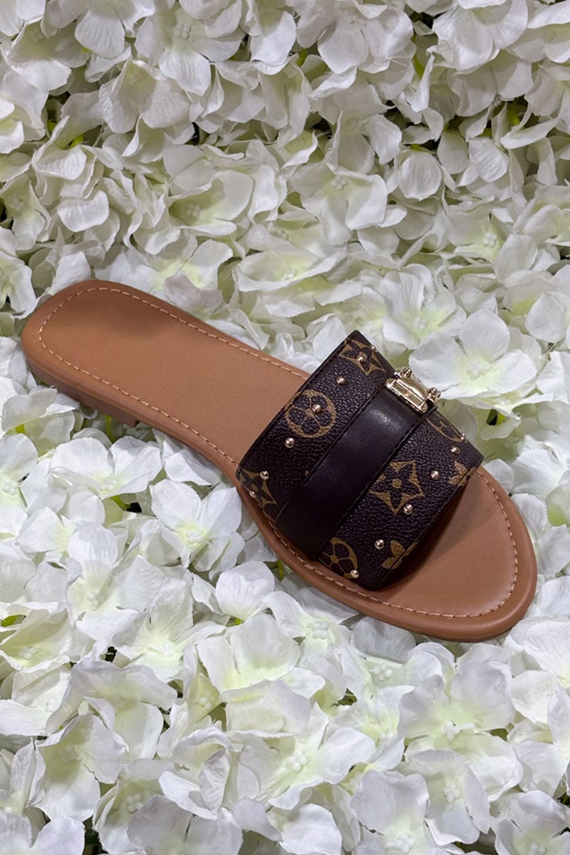 BROWN GOLD STUD FAUX LEATHER SLIDER