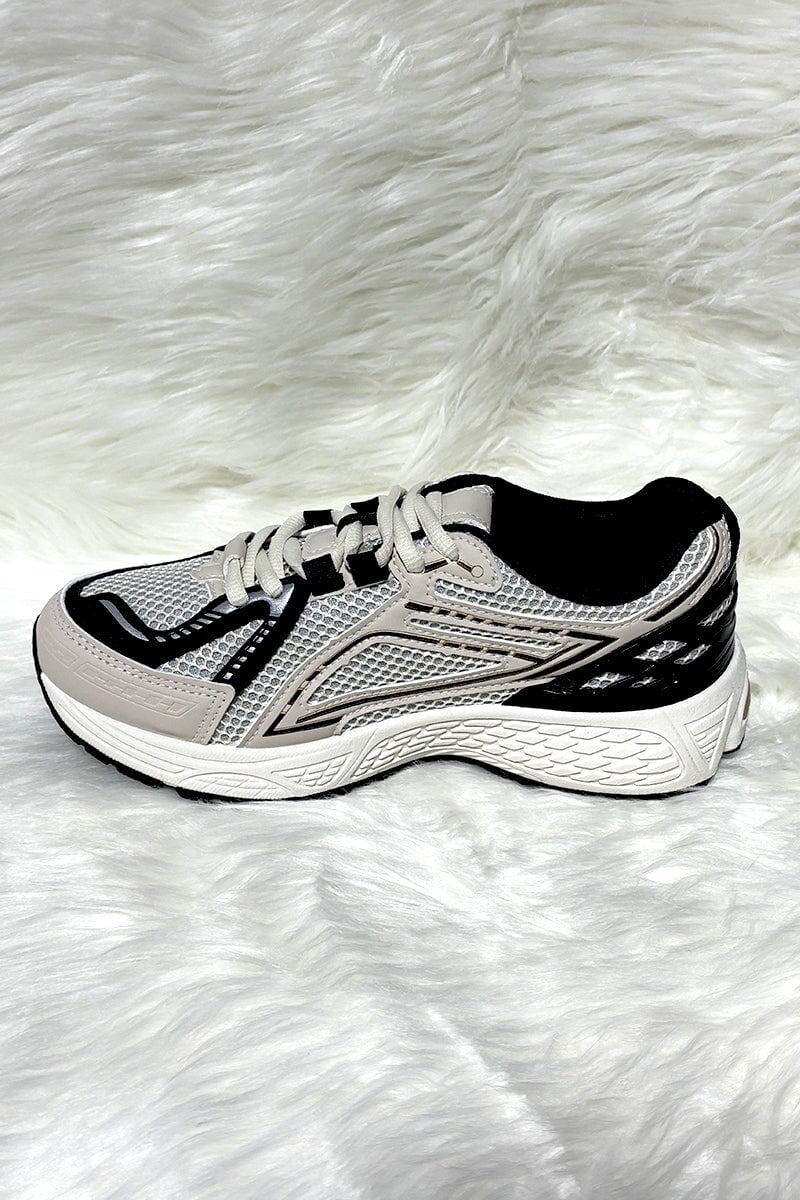 BLACK/BEIGE LOGO LACE UP CHUNKY RUNNER STYLE TRAINER