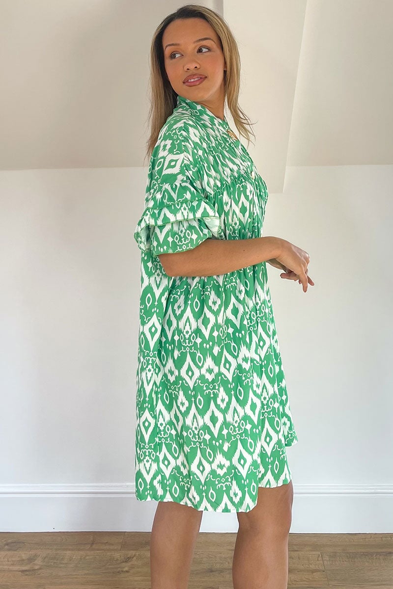 GREEN AND WHITE PRINTED BUTTON UP RUCHED DETAIL SMOCK DRESS