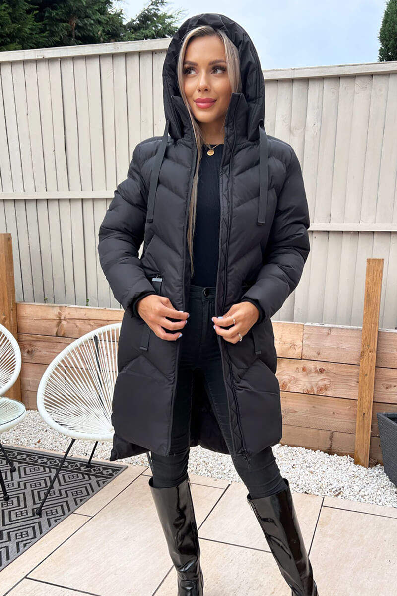 BLACK QUILTED HOODED PUFFER COAT